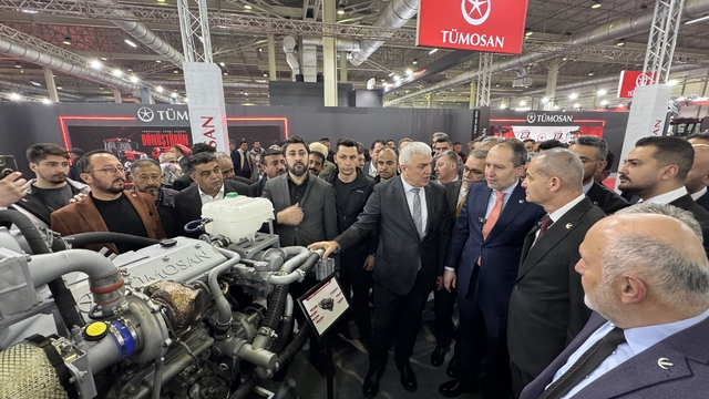 Yeniden Refah Partisi Genel Başkanı Erbakan, Konya Tarım Fuarı'nı gezdi