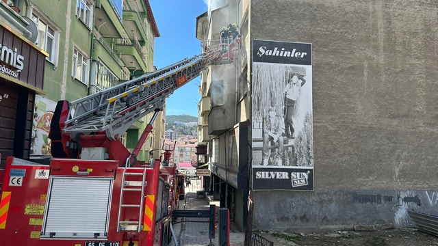 Yozgat'ta metruk binada çıkan yangın söndürüldü