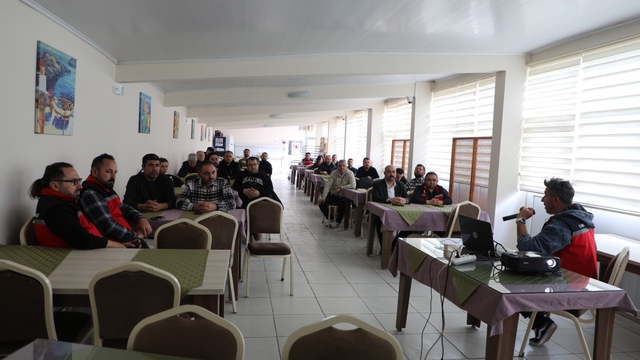 Uşak'ta buzağı kayıplarını azaltmaya yönelik eğitim programı düzenlendi