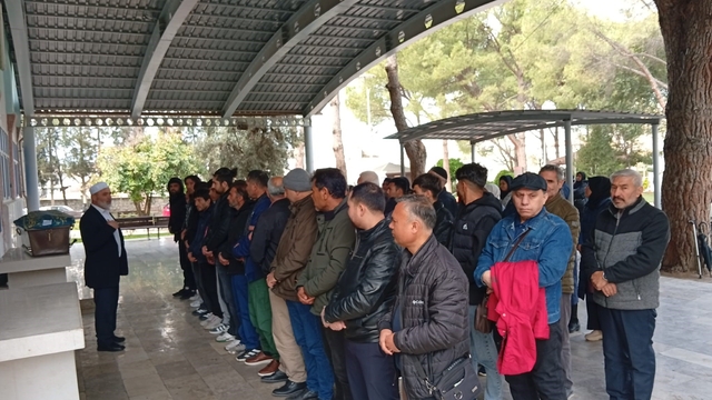 Bot faciasında hayatını kaybeden Afgan çocuk Denizli'de toprağa verildi