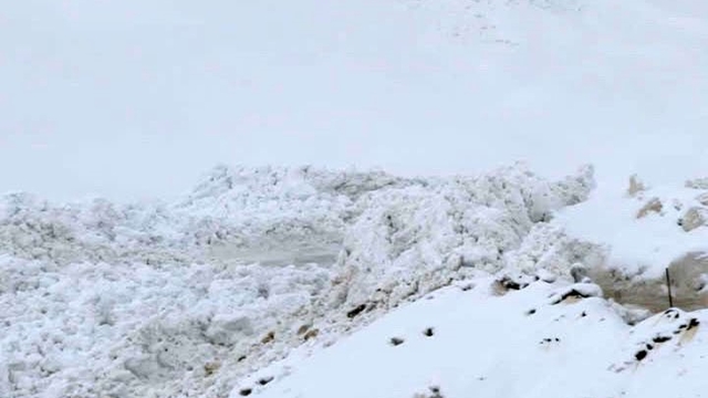 Şırnak'ta ilkbaharda kar yağışı: 2 bin 200 rakımda ikinci çığ şoku yaşandı