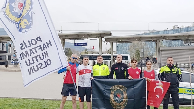 Bursa'da maratoncular Polis Haftası için koştu