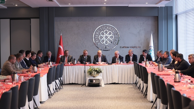 KTO'da 'Lojistik Merkez' toplantısı
Başkan Gülsoy: "Lojistik merkez Orta Anadolu Üretim Havzası'na can suyu olacaktır"