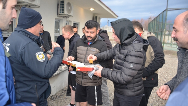 Bulanık'ta protokol ve polis sahada buluştu