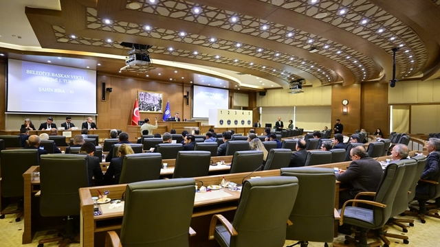 Başkan Oktay Yılmaz; "Şahin Biba Bursa'ya hayırlı olsun"
Meclis Başkanvekili Oktay Yılmaz:
"Bursa'nın imar ve kara para aklama lekelerinden kurtulması öncelikli arzumuz"
"Su ve Ulaşımla ilgili indirim çalışmalarına Bursa Büyükşehir Belediye Başkan Vekili Şahin Biba karar verecektir"
"Meclis salonuna gereğinden fazla misafir giriş yapmak isteyince arbede yaşandı"