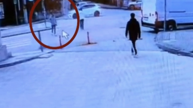 Film gibi takip: 85 kamera izlendi 950 araç incelendi, hırsız kameradan yakalandı
Bursa'da 500 bin liralık hırsızlığın faili yakalandı