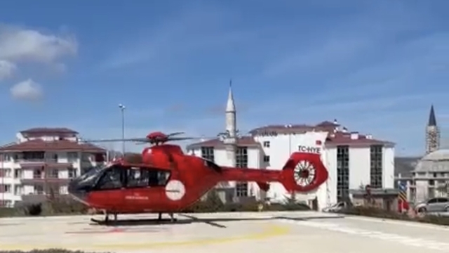 Yozgat'ta  ambulans helikopter 15 yaşındaki çocuk için havalandı
