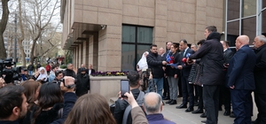 AK Parti'den ESKİ'ye fiyat tarifesi eleştirisi Meclisi AK Parti Grup Başkan Vekili Ahmet Dönmez; "Mecliste onaylanan fiyat tarifeleri ile şu an yürürlükte olan tarifeler arasında vahim farklılıklar var" "Kabul edilen bazı kalemlerde yaklaşık yüzde 48,5 oranında fahiş bir artış yapıldı" "Vatandaşlarımızdan meclis kararına aykırı şekilde tahsil edilen haksız bedeller varsa bunların iade süreciyle ilgili takvimin açıklanması gerekmektedir"