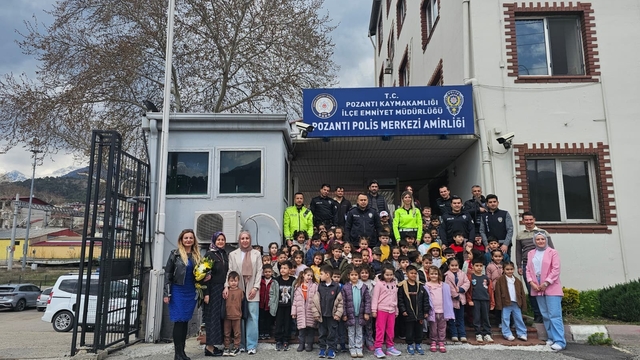 Minik öğrenciler, polisliği öğrendi