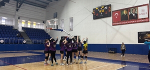 Muş Sultan Alparslan Yurdu Kız Voleybol Takımı yarı finale yükseldi