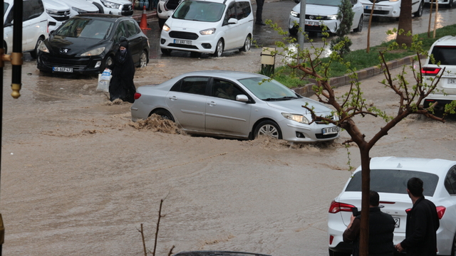 Şırnak'ta sağanak etkili oldu