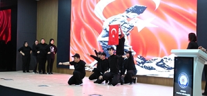 Özel öğrencilerden polislere anlamlı gösteri