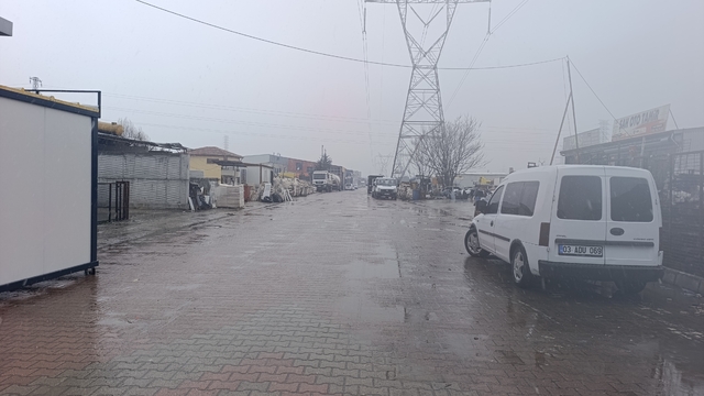 Nisan ayında Afyonkarahisar'a kar sürprizi