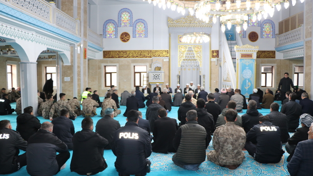 Hakkari'de şehitler için mevlit okutuldu