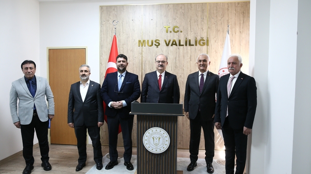 Kültür ve Turizm Bakan Yardımcısı Çam, Muş'ta ziyaretlerde bulundu: