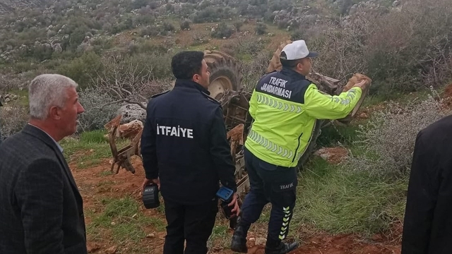 Adıyaman'da devrilen traktörün sürücüsü öldü