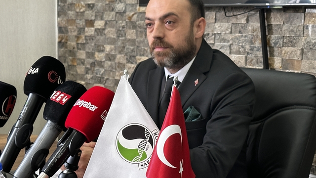 Enes Zengin: "Biz bir enkaz aldık"
Sakaryaspor Başkanı Enes Zengin:
"Sakaryaspor hiçbir zaman sahipsiz kalmaz"