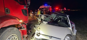 Burdur'da anneyi çocuklarından ayıran feci kaza: 1 ölü, 4 yaralı Yanındaki 2 çocuğunun üzerine kapandı, anne öldü çocuklar yaralı olarak kurtuldu