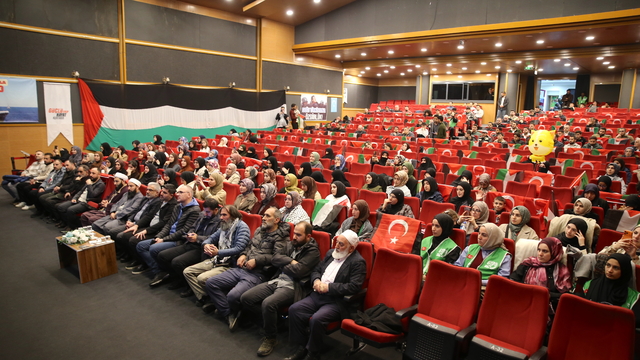 Küresel Sumud Filosu aktivistleri "Özgürlük ve Sumud Filosu Akdeniz'e Açılıyor" programında konuştu