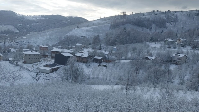 Sakarya'nın yüksek kesimleri beyaza büründü