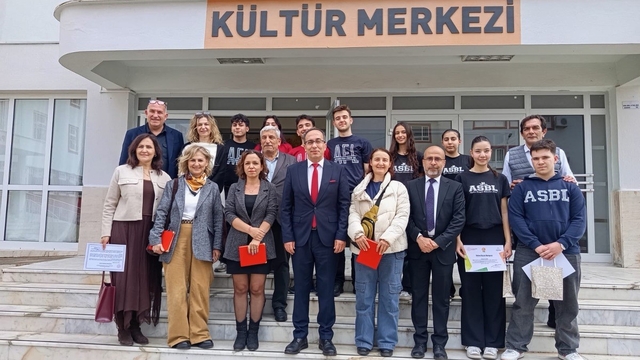 Efeler'de 'İklim Krizi ile Mücadele' münazarası tamamlandı