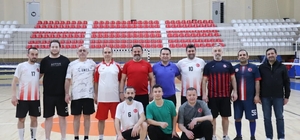 İl Müdürü İlhan, personellerle voleybolda buluştu