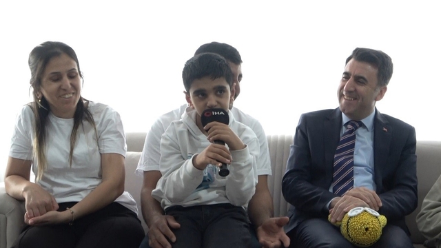 Otizmli Ali İsmail ile  Vali Aygöl'ün diyalogları gülümsetti