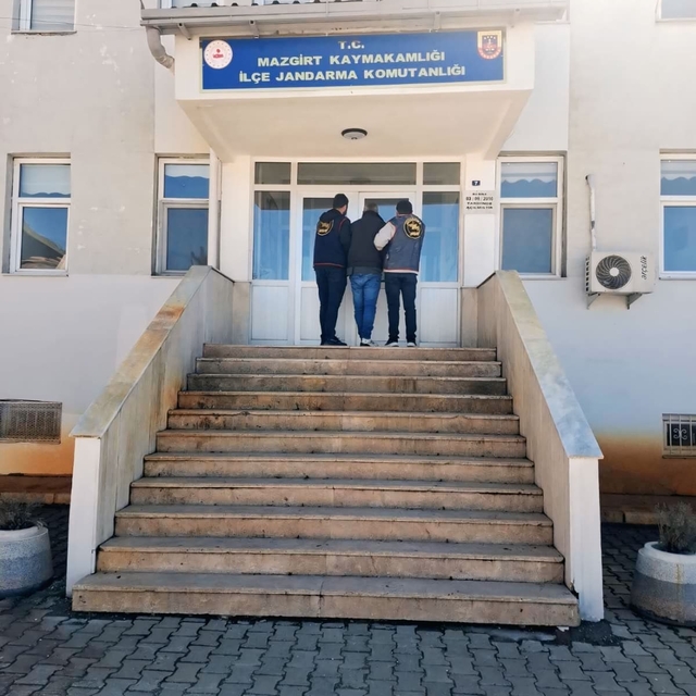 Tunceli'de toplam 30 yıl kesinleşmiş hapis cezası bulunan 2 zanlı yakalandı
