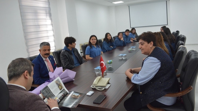 Köyceğiz'de öğrenciler 'Mavi Mürekkep' adlı dergi çıkardı