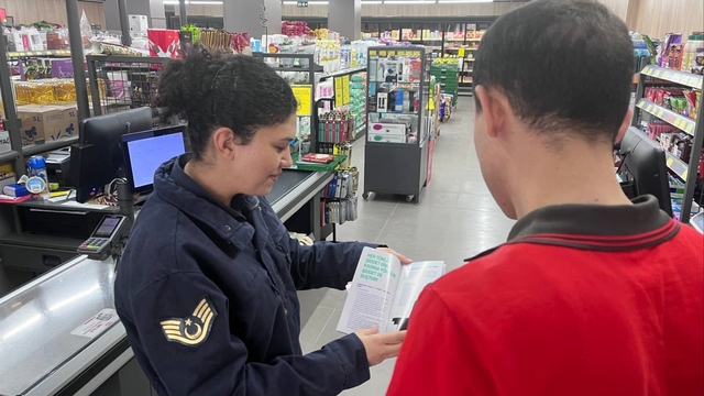 Bolvadin'de jandarma vatandaşlara kadına şiddetle mücadeleyi anlattı