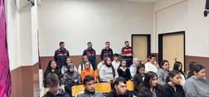 Jandarmadan öğretmen ve öğrencilere güvenli internet eğitimi