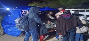 Çanakkale'de 77 kaçak göçmen yakalandı, 2 organizatör tutuklandı