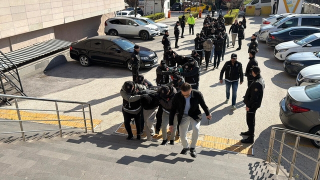 Eskişehir'deki uyuşturucu operasyonunda 14 şüpheli tutuklandı