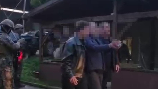 Müebbetlik firari saklandığı at çiftliğinde operasyonla yakalandı
4 yıllık firar at çiftliğinde sona erdi