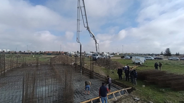 Cami temeli protokol üyelerinin katılımıyla atıldı