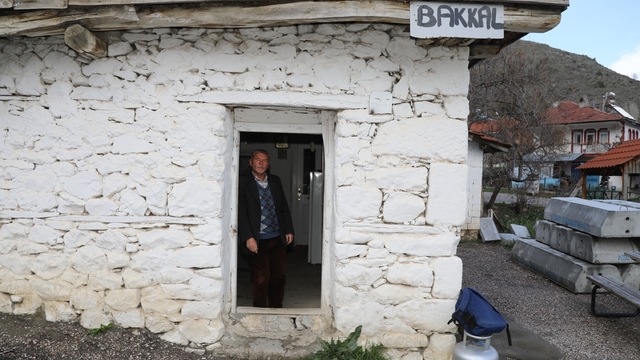 Ankara'daki asırlık bakkal yıllara meydan okuyor