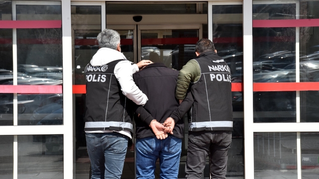 Nevşehir'de midelerinde uyuşturucu kapsülleri bulunan 2 şüpheli tutuklandı