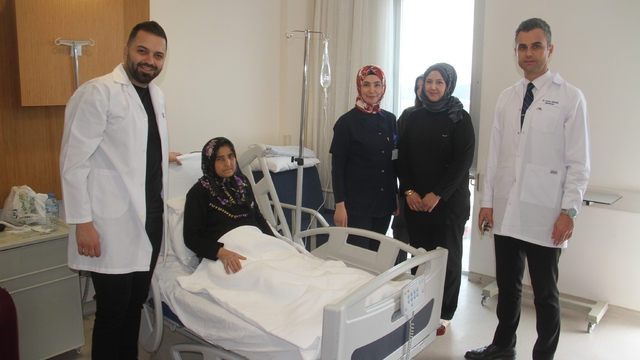 Kanser erken teşhis edildi, kapalı ameliyatla sağlığına kavuşuyor