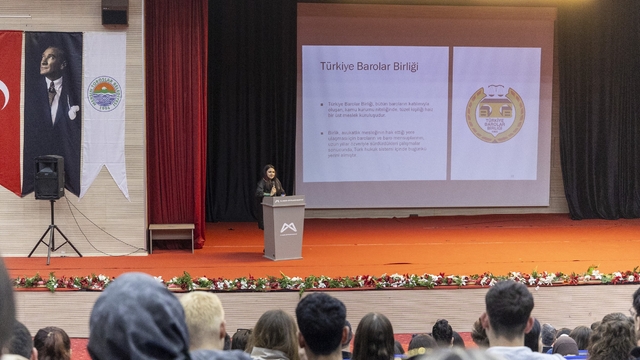 Mersin'de üniversite adaylarına meslek tanıtım semineri