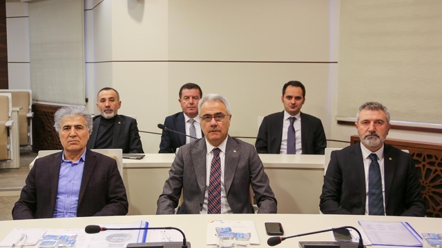 SİDEMİR Masaya yatırıldı
STSO Başkan Zeki Özdemir, Sivas Demir Çelik Fabrikası'nın (SİDEMİR) geleceğine ilişkin olarak TBMM AK Parti Grup Başkanı Abdullah Güler ile görüşerek SİDEMİR'in kayyumda kalmamasını doğru bir işletmeci ile yola devam edilmesini talep etti