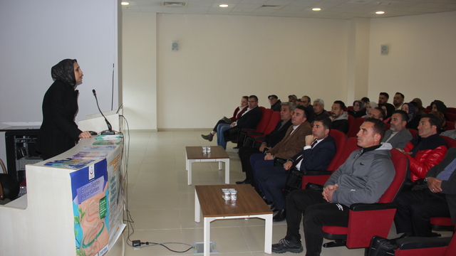 Zara'da "Kanserde erken teşhis ve kanserden korunma" konulu konferans düzenlendi