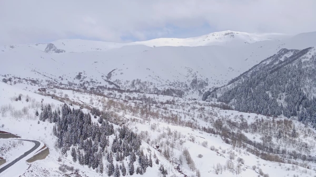 Doğu Karadeniz'de nisan ayında kar yağdı