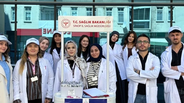 Sinop'ta hemşire adayları kansere dikkat çekti