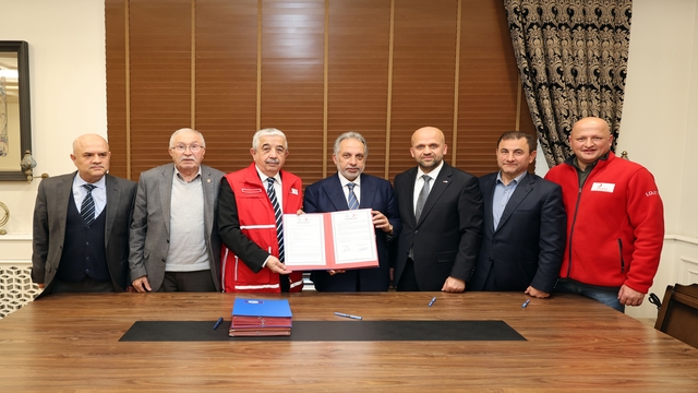 Talas'ta dayanışma köprüsü: tekstil bağışı gıdaya dönüşecek