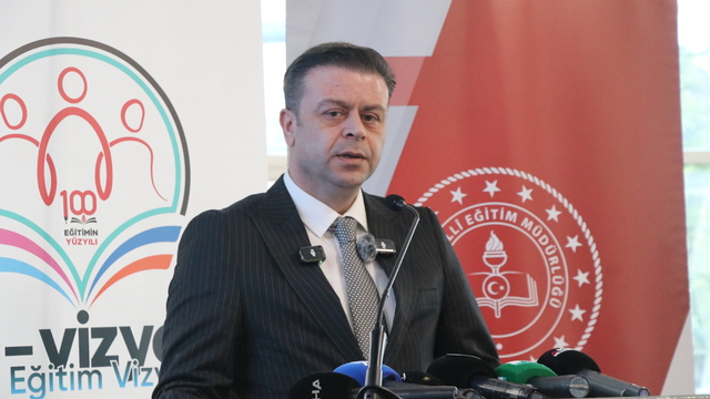 Rize Mili Eğitim Müdürü Akmeşe kentte sürdürülen eğitim çalışmalarını değerlendirdi