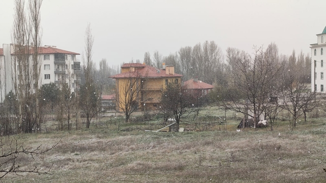 Çankırı'nın yüksek kesimlerine nisan ayında kar yağdı