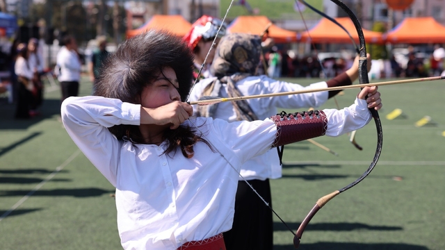 Mersin'de geleneksel okçuluk şöleni: 13 ilçeden 150 sporcu katıldı