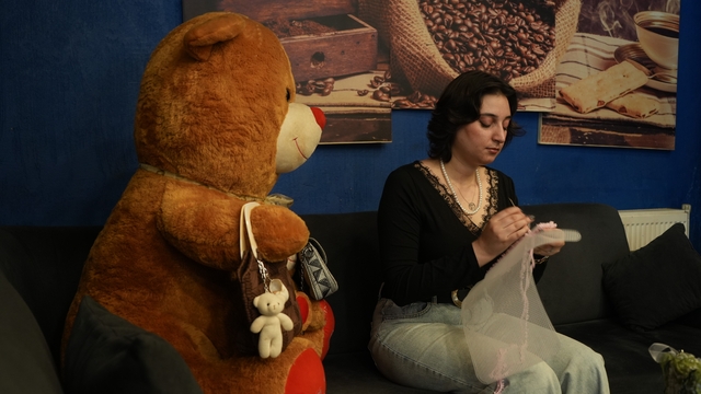 Üniversite öğrencisi genç kızın el emeği çantaları gelir kapısı oldu