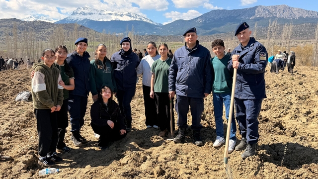 Seydişehir'de fidanlar toprakla buluşturuldu