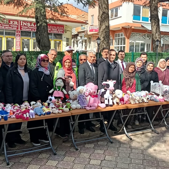 Hüyük'te el emeği, göz nuru eserler görücüye çıktı